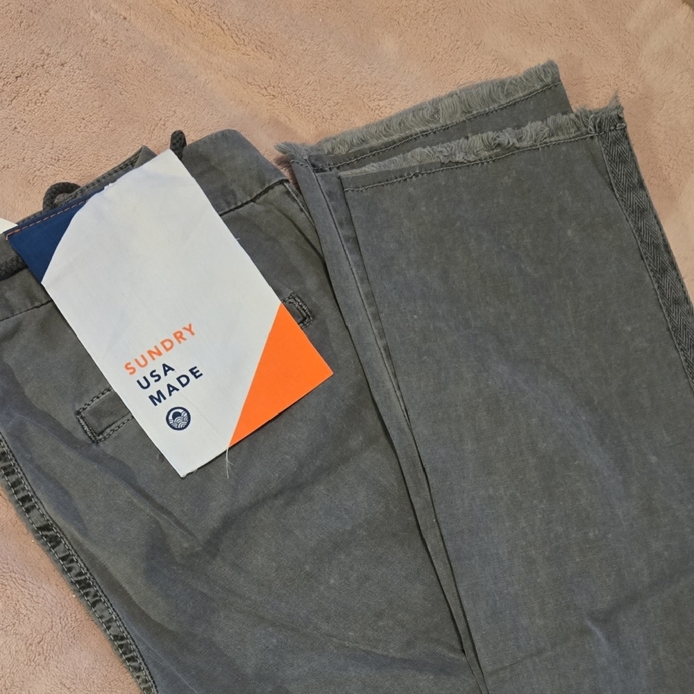 Sundry Gray Frayed Hem Pants